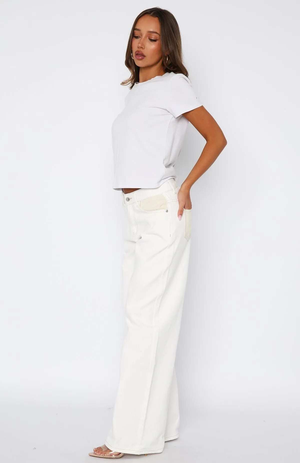Amira Mid Rise Wide Leg Jeans White/Cream Street Style