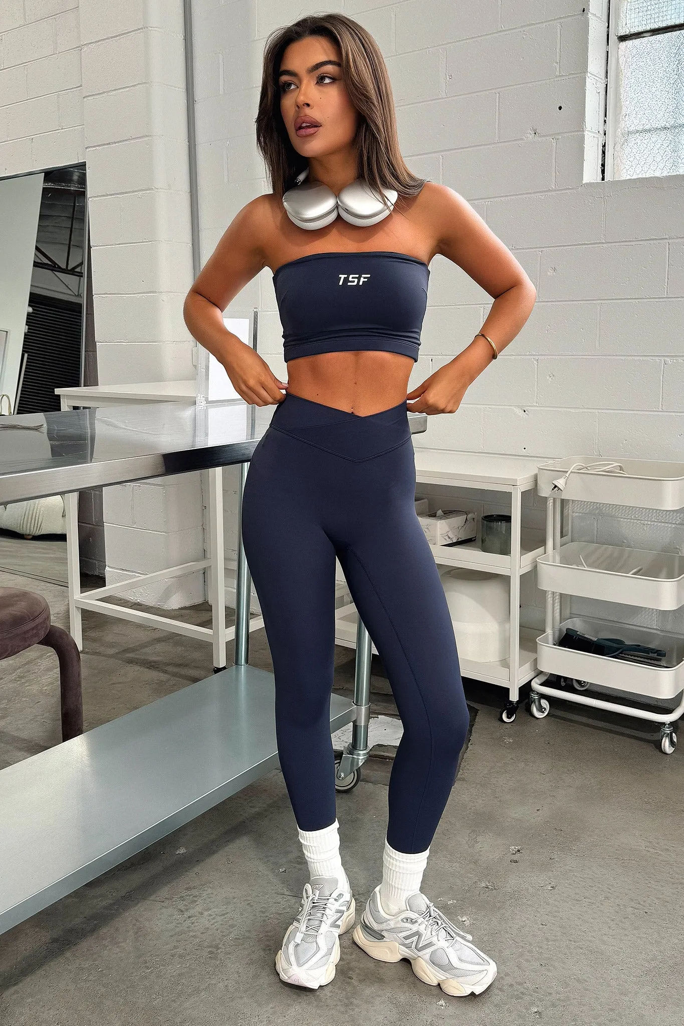 Breathable mesh Koda Strapless Crop - Navy