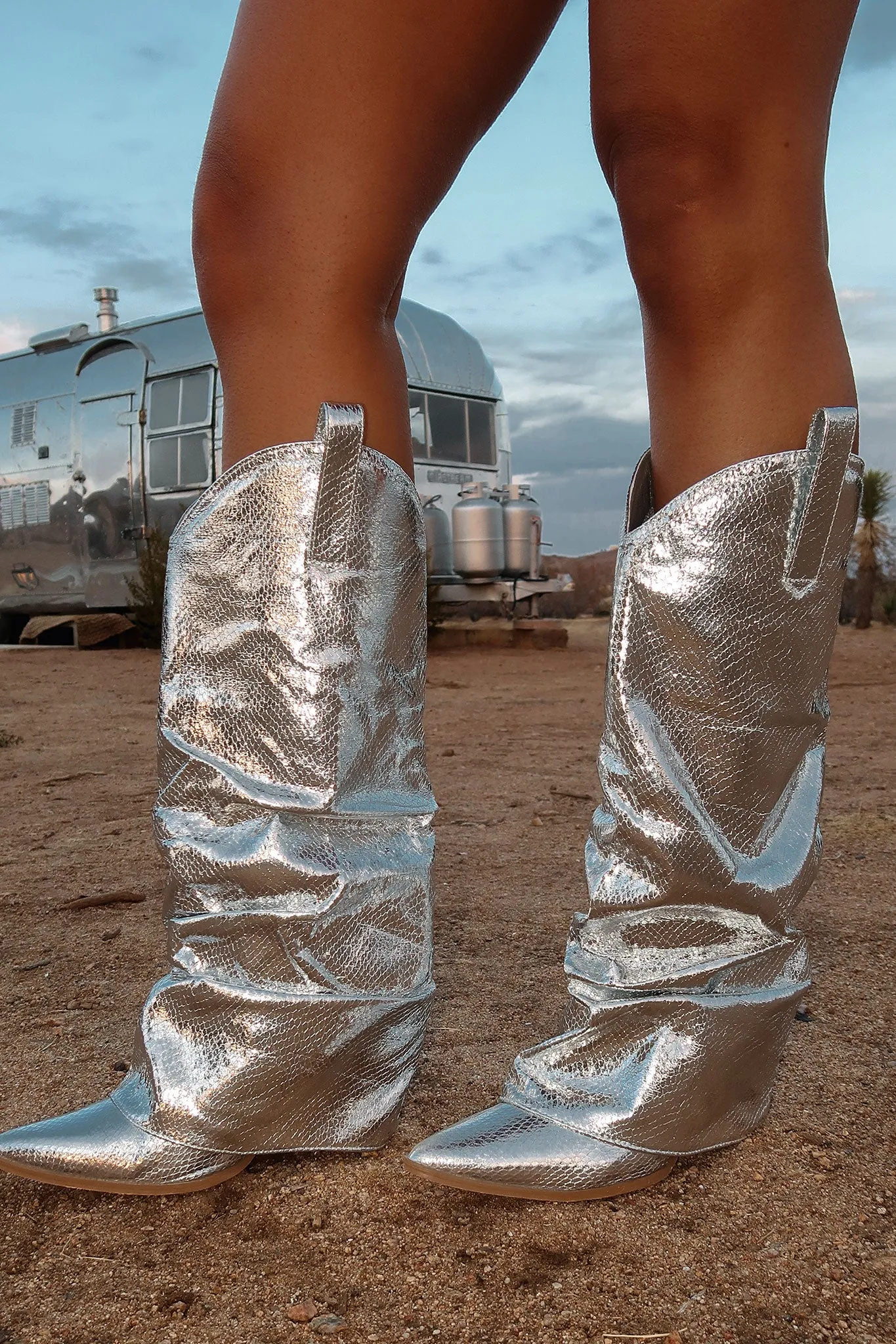 Cody Boots - Silver Elegant Silhouette