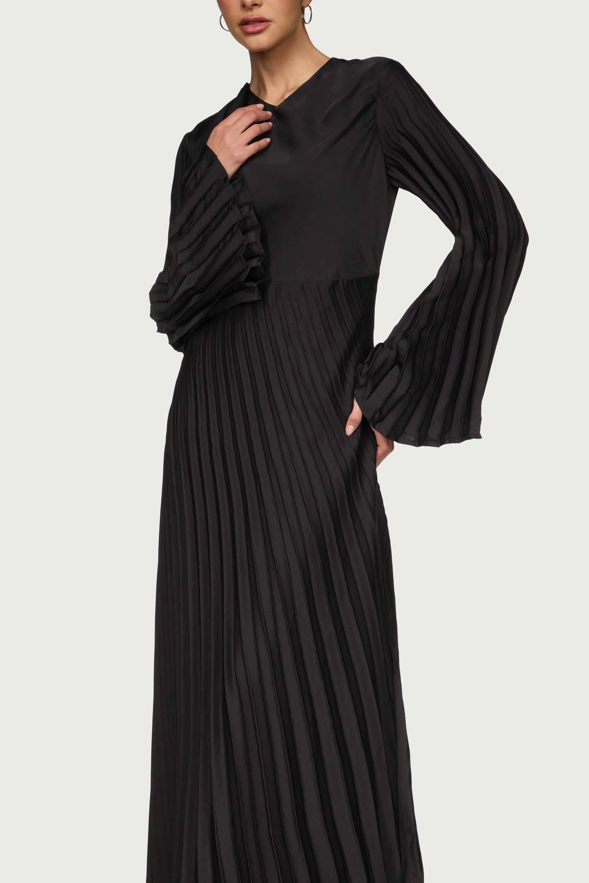 Custom-tailored clothes Asymmetric Pleated Maxi Dress - Black