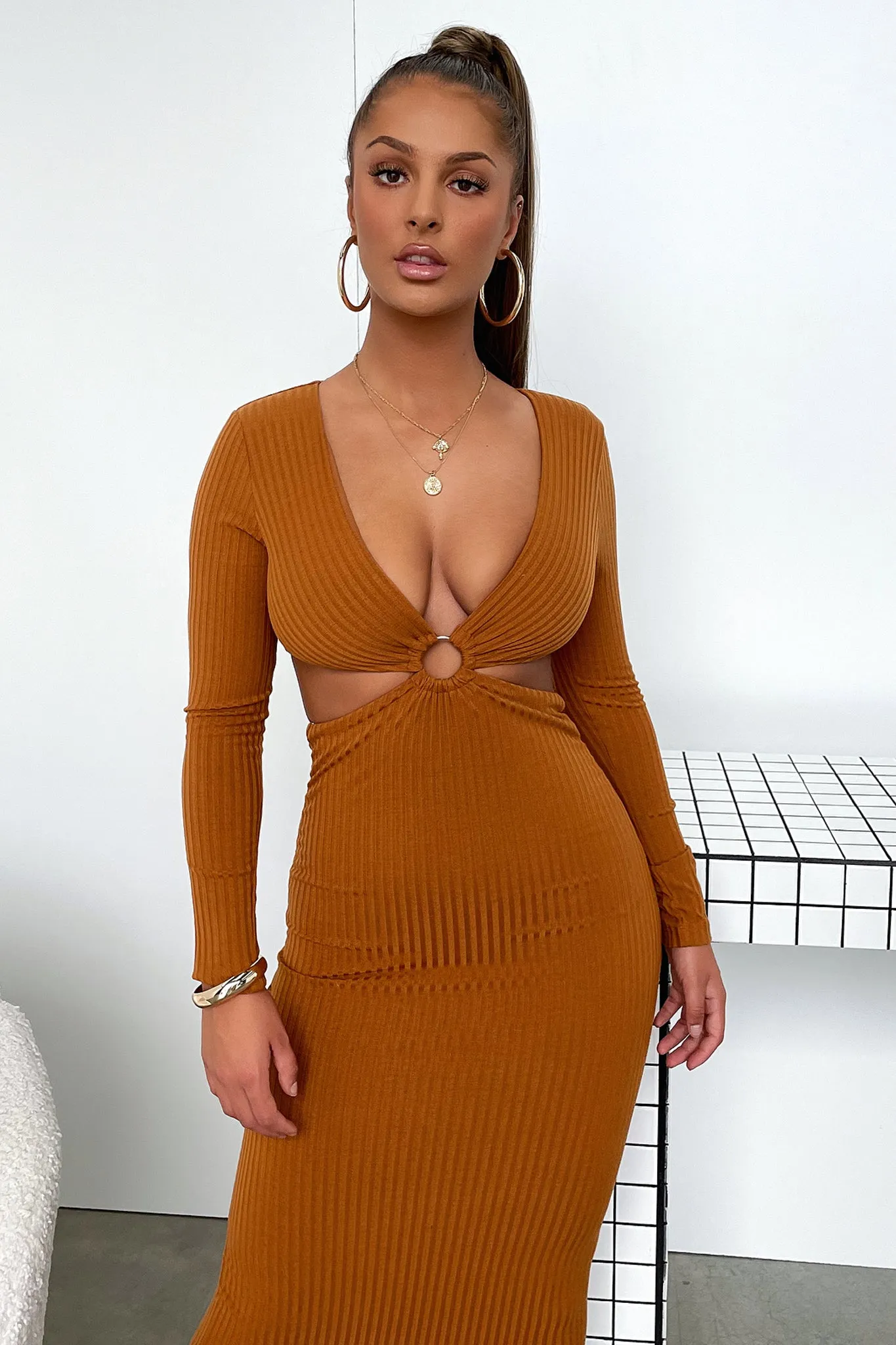 Editorial Look Laska Midi Dress - Rust Brown