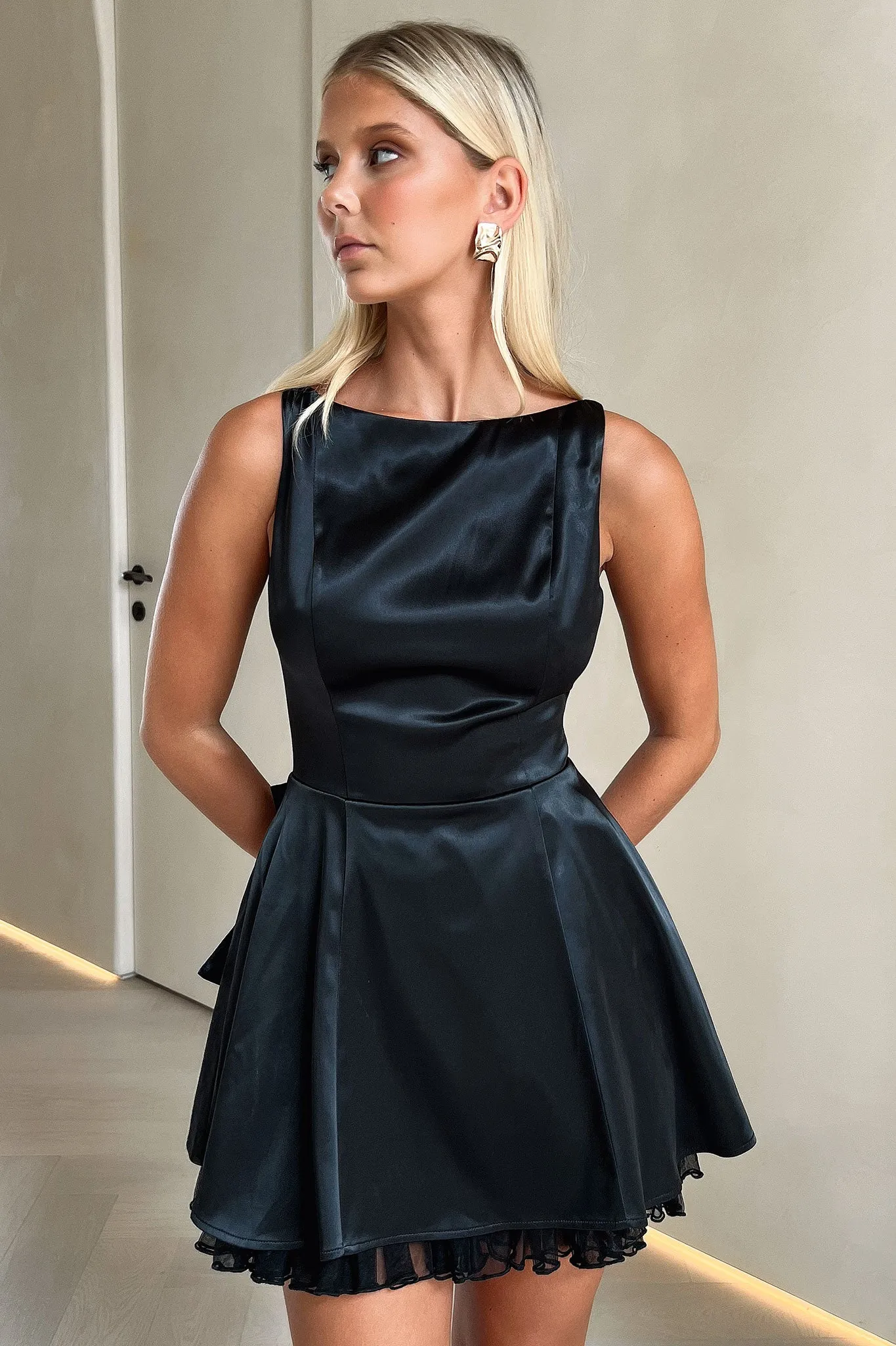 Elodie Dress - Black Stage Pop Glow Mood