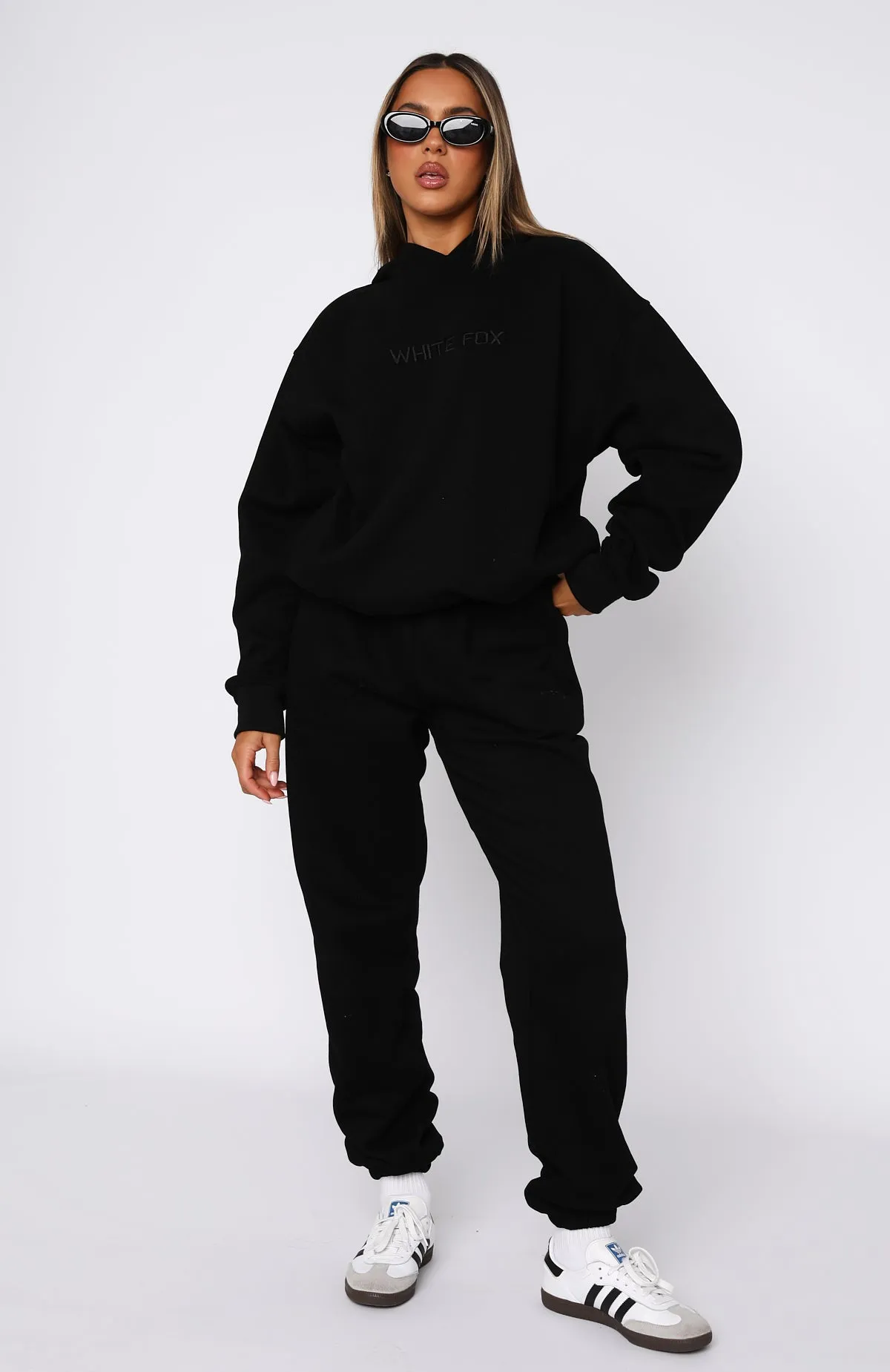 Flattering Fit Stay Lifted Sweatpants Black