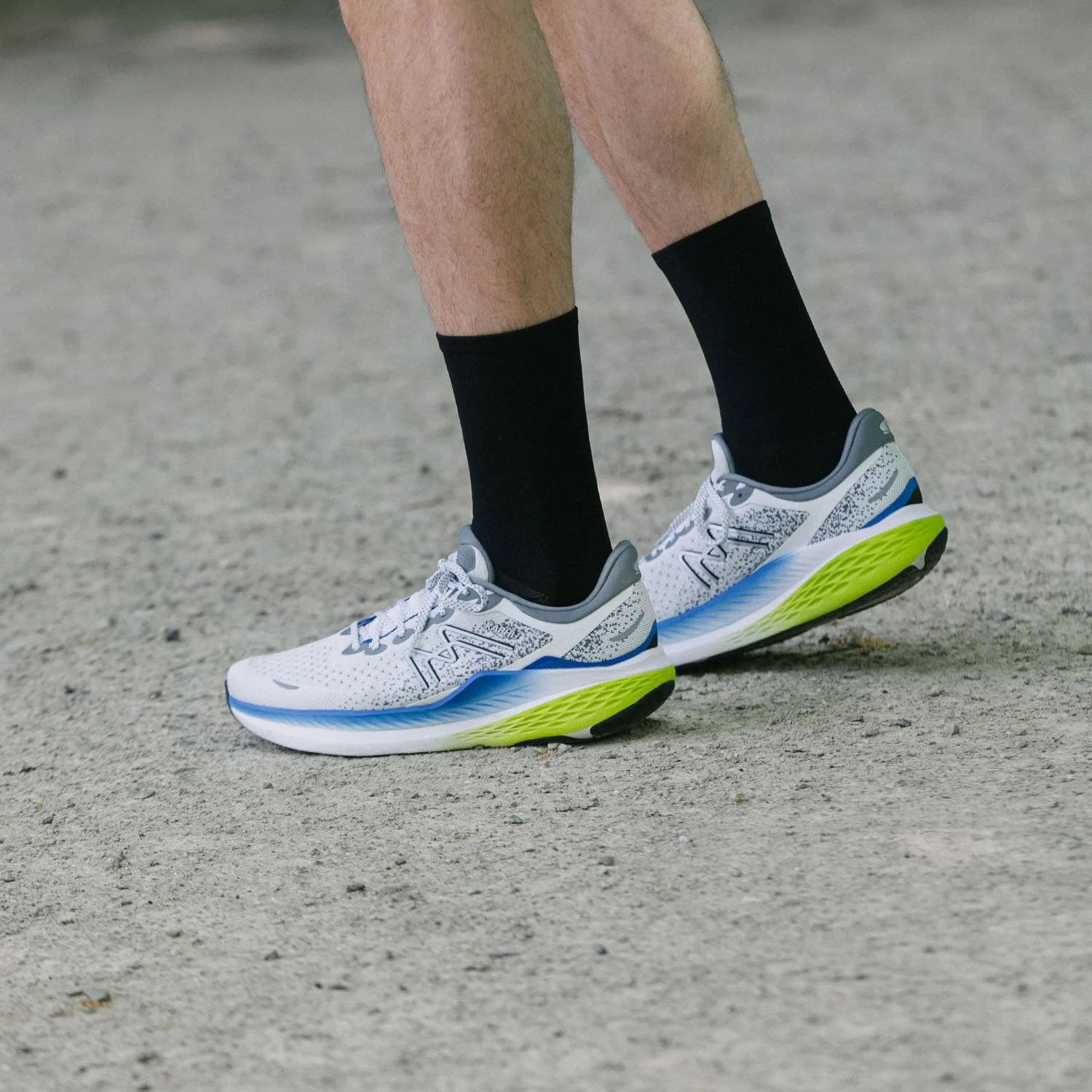 Good Grip Sole Design MEN'S MESTARI RUN 1.5 - WHITE / SKYDIVER
