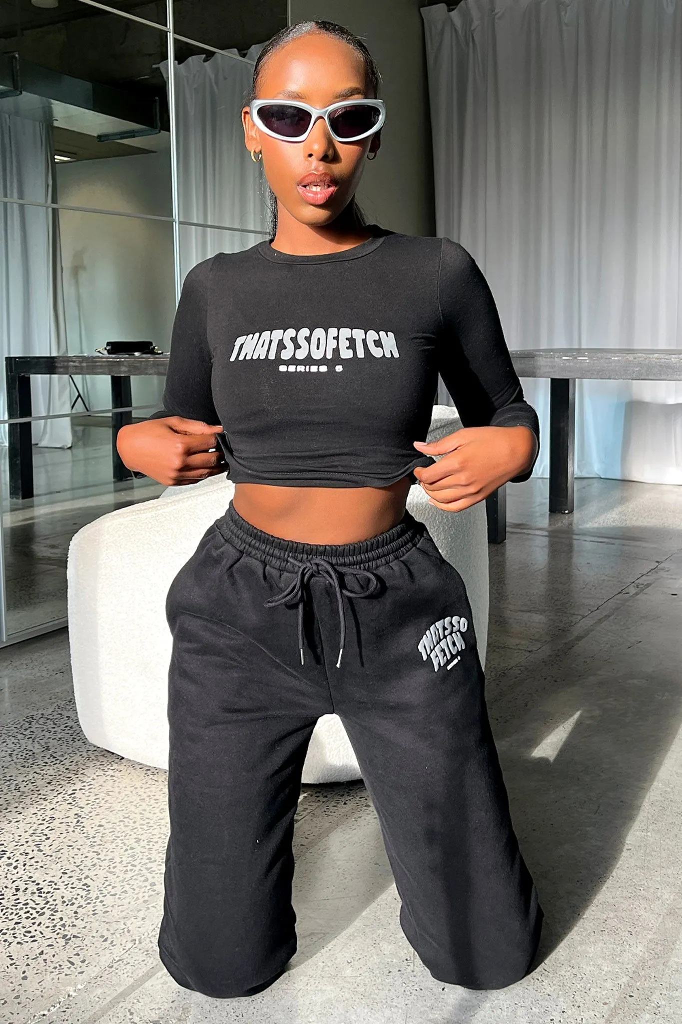 Good investment Series 5 Long Sleeve Tee - Black