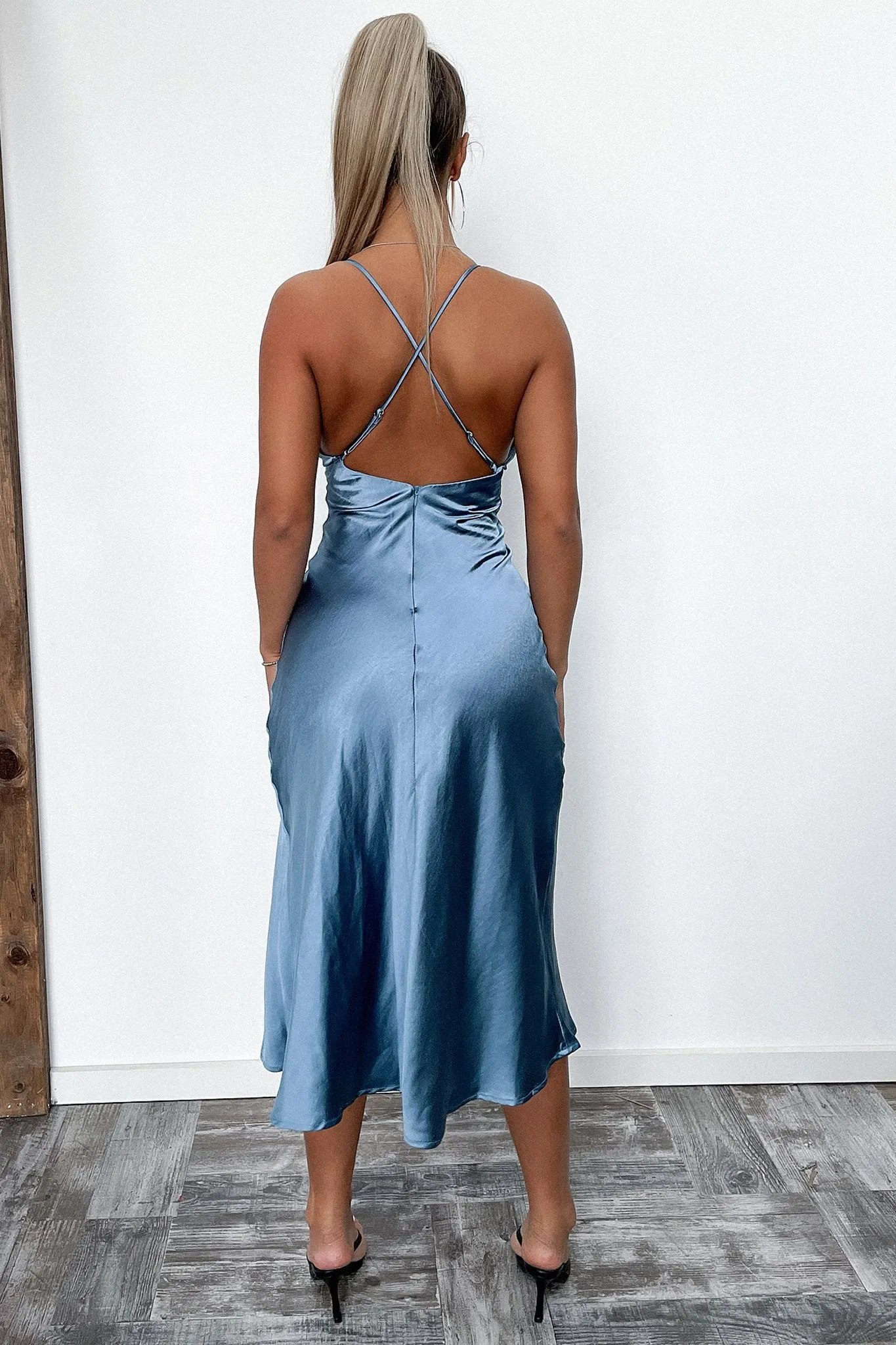 Graceful Appeal Zora Midi Dress - Blue