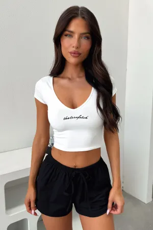 Halle Tee - White/Black Modern Energy Weekend Pulse