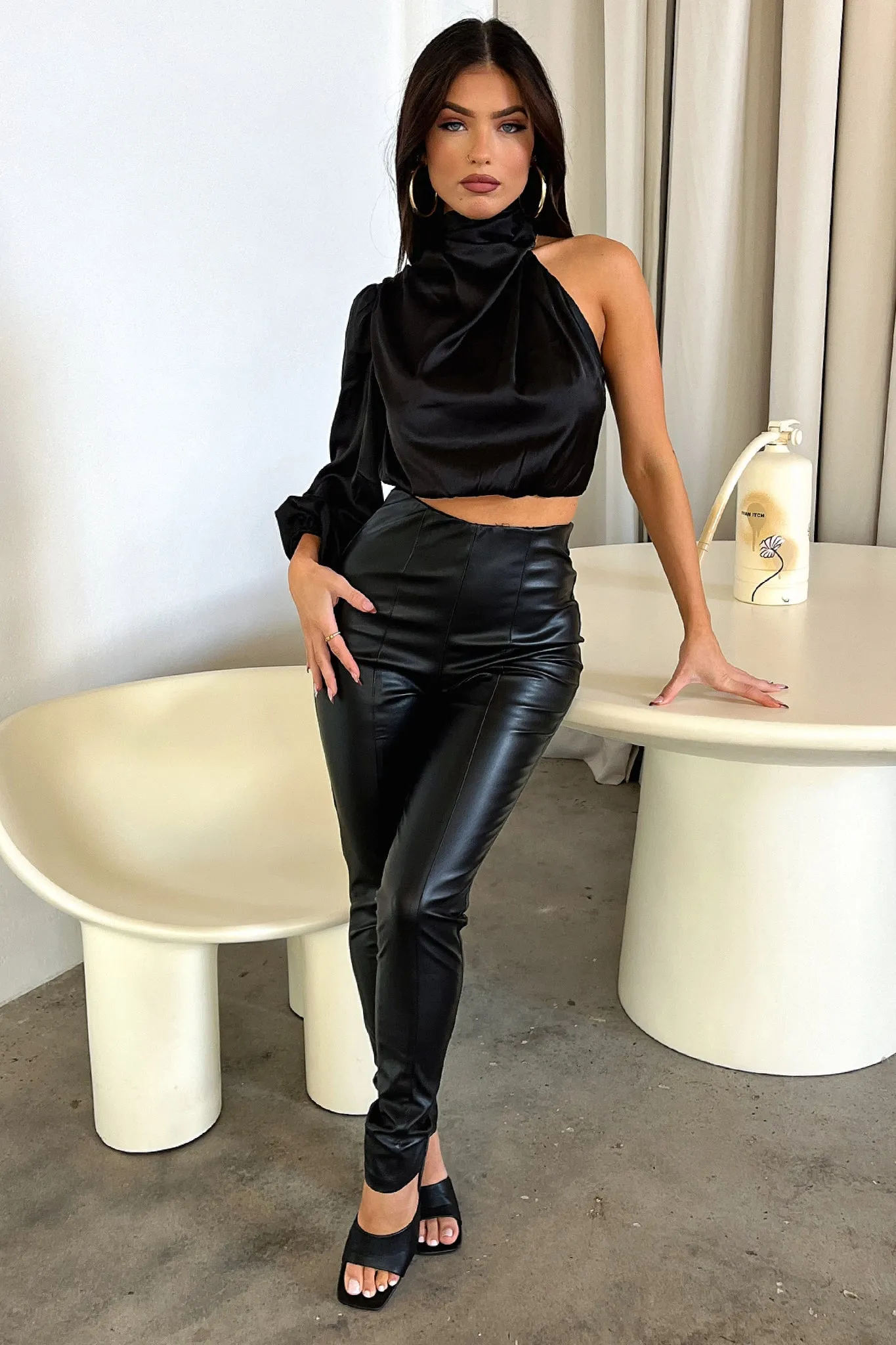 High radiation alloy Ashi Crop - Black