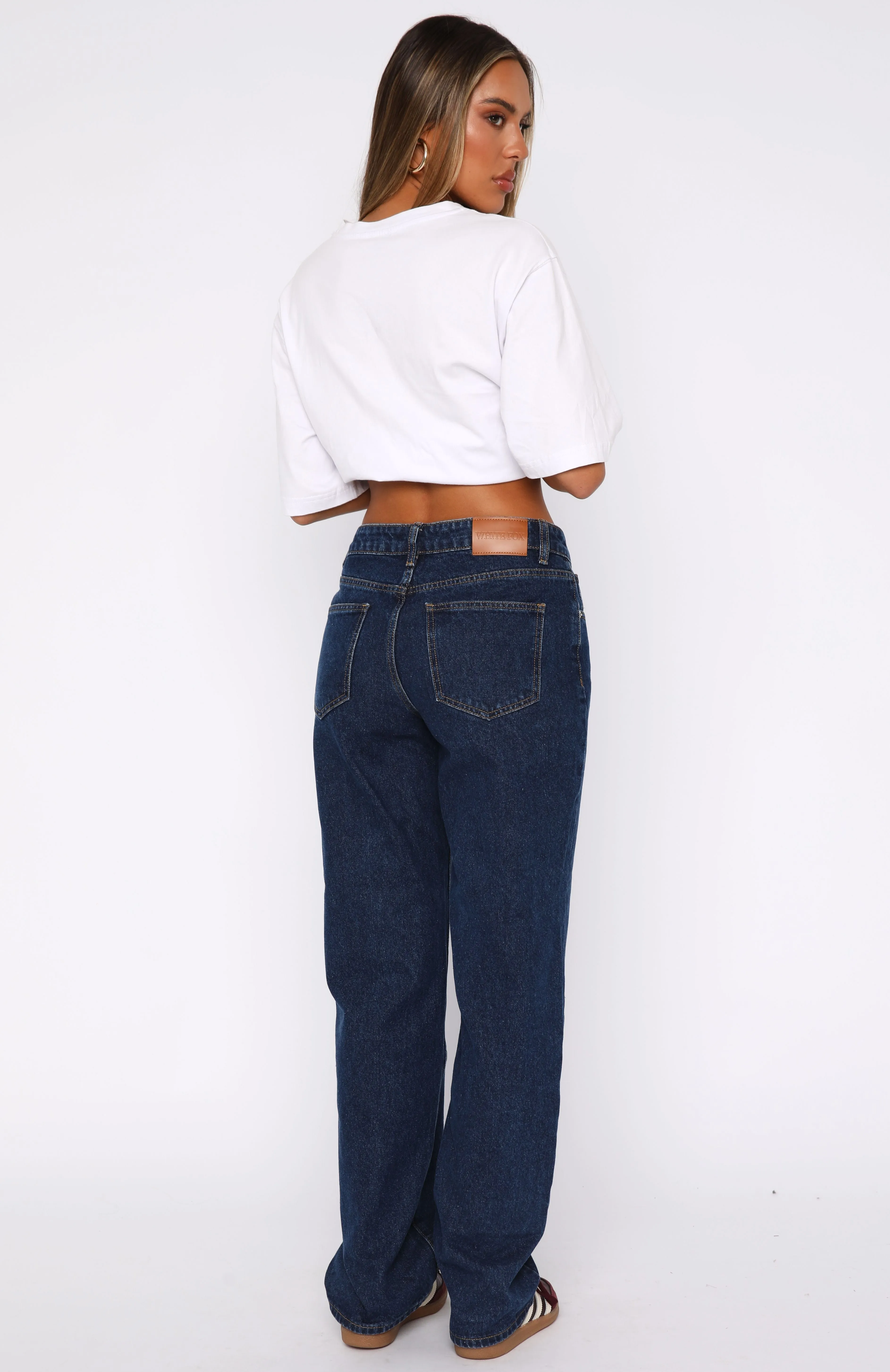 high-waist design Zara Mid Rise Straight Leg Jeans Dark Blue