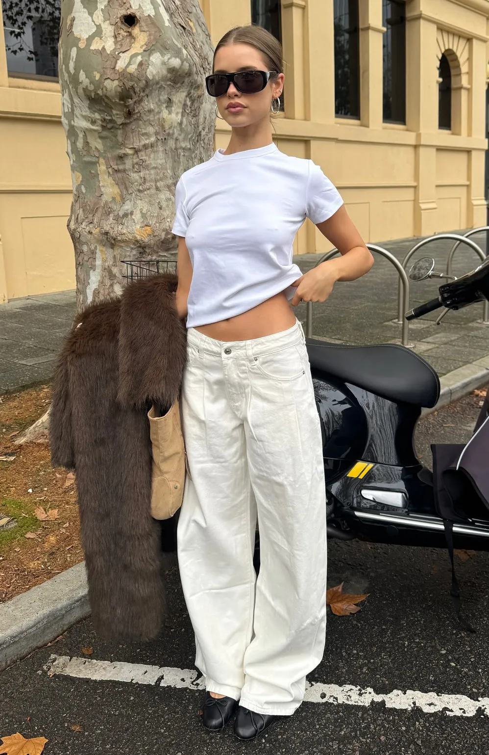 Iris Low Rise Wide Leg Jeans Off White Wide-Leg Slimming