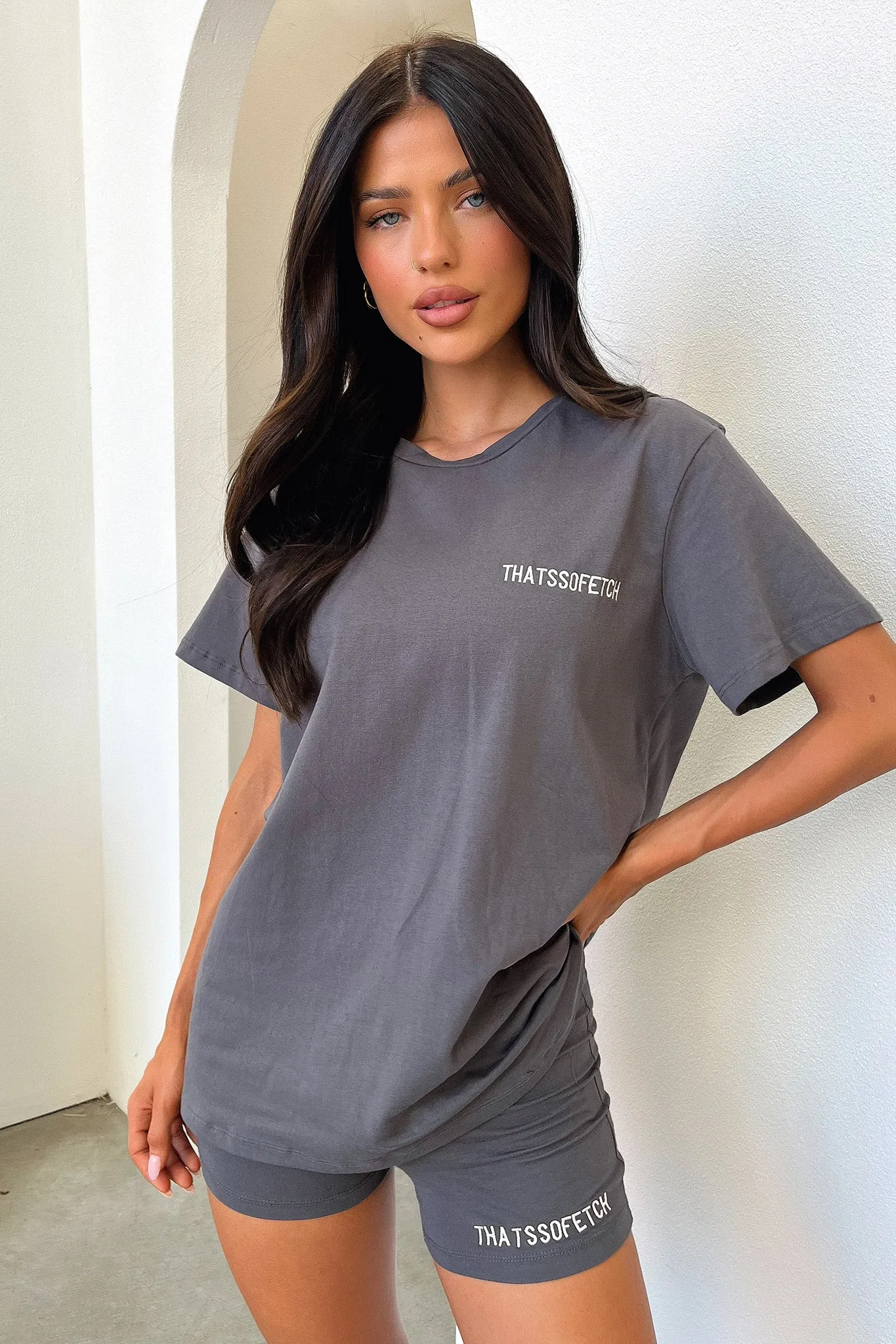 Jaska Tee - Charcoal Minimal Style