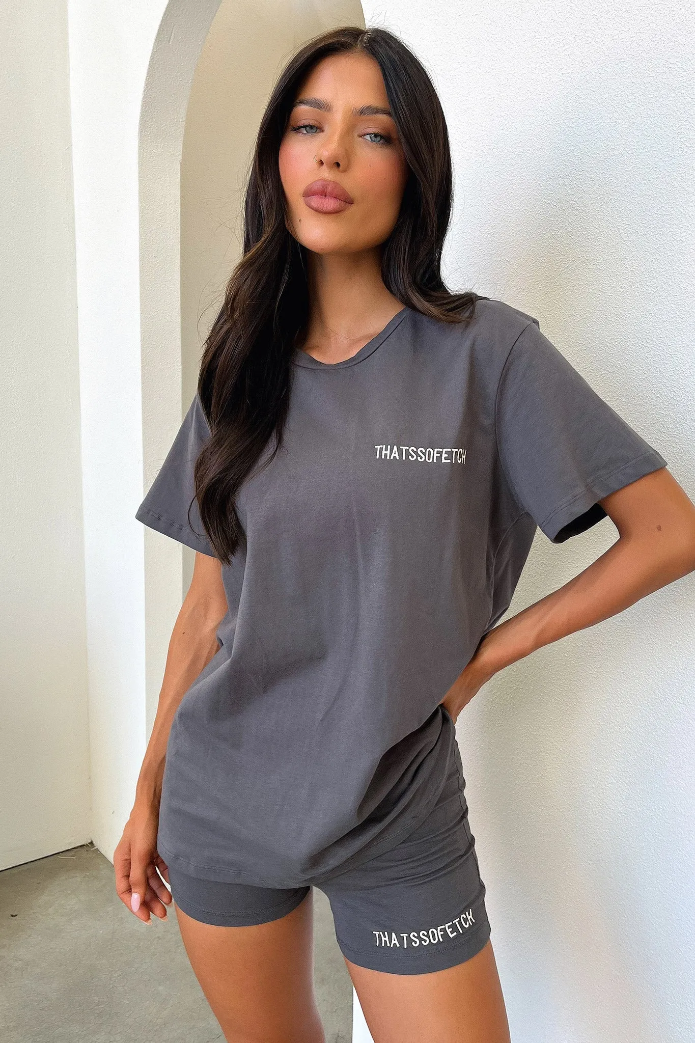 Jaska Tee - Charcoal Minimal Style