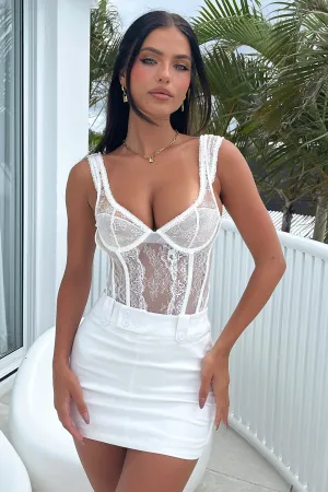 Kylan Mini Skirt - White Travel Influence