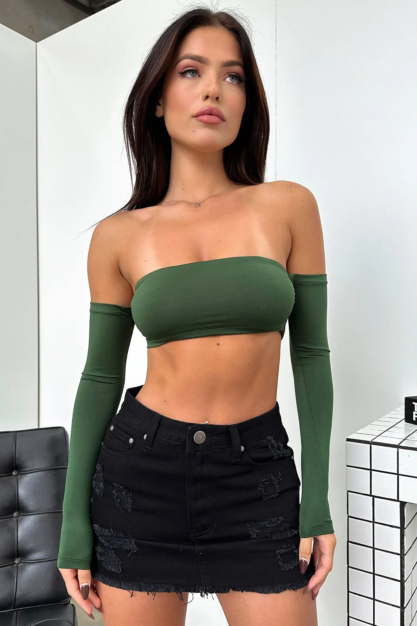 Non - GMO carriers Victoria Off Shoulder Crop - Emerald