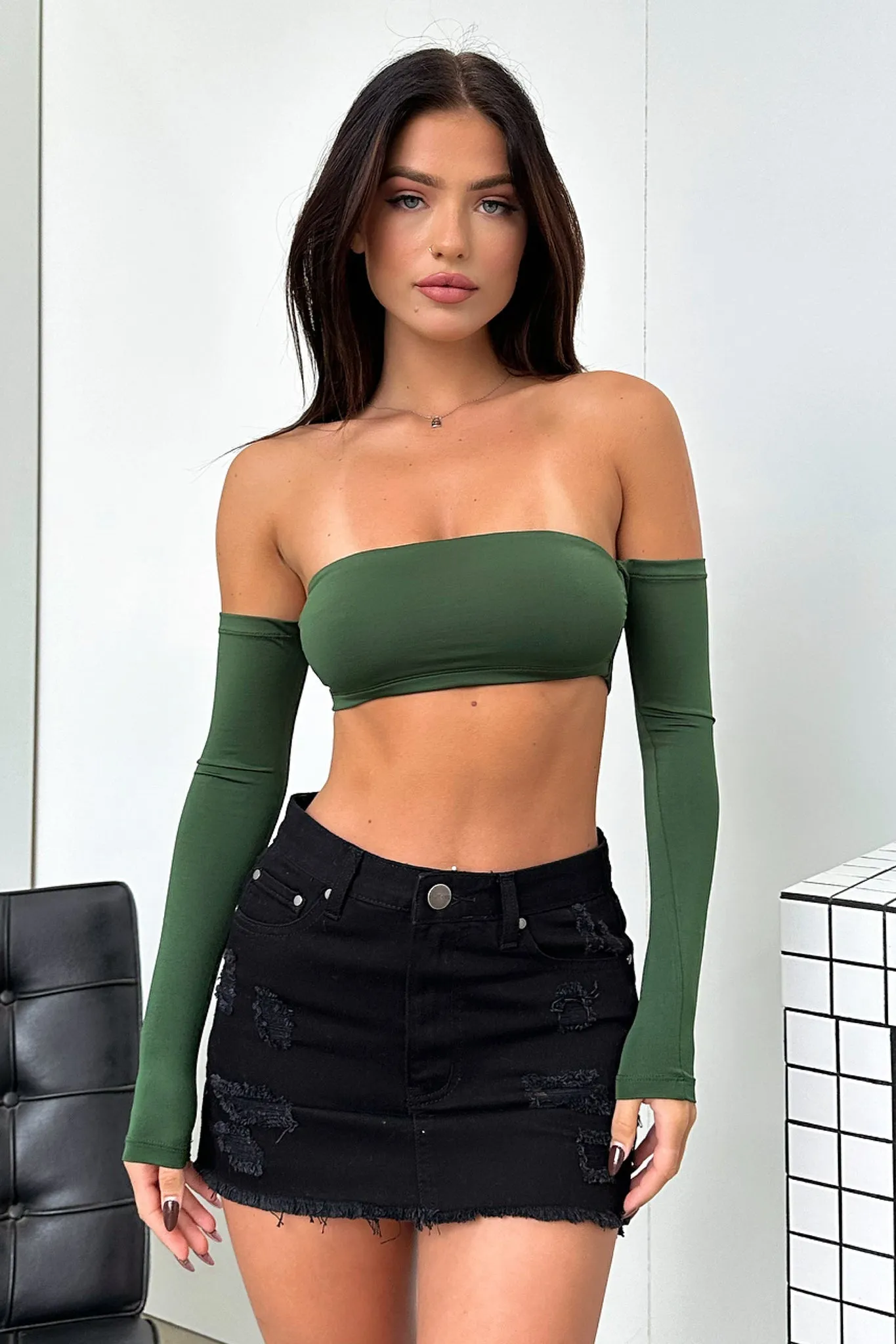 suitable for firefighters reconnaissance Victoria Off Shoulder Crop - Emerald