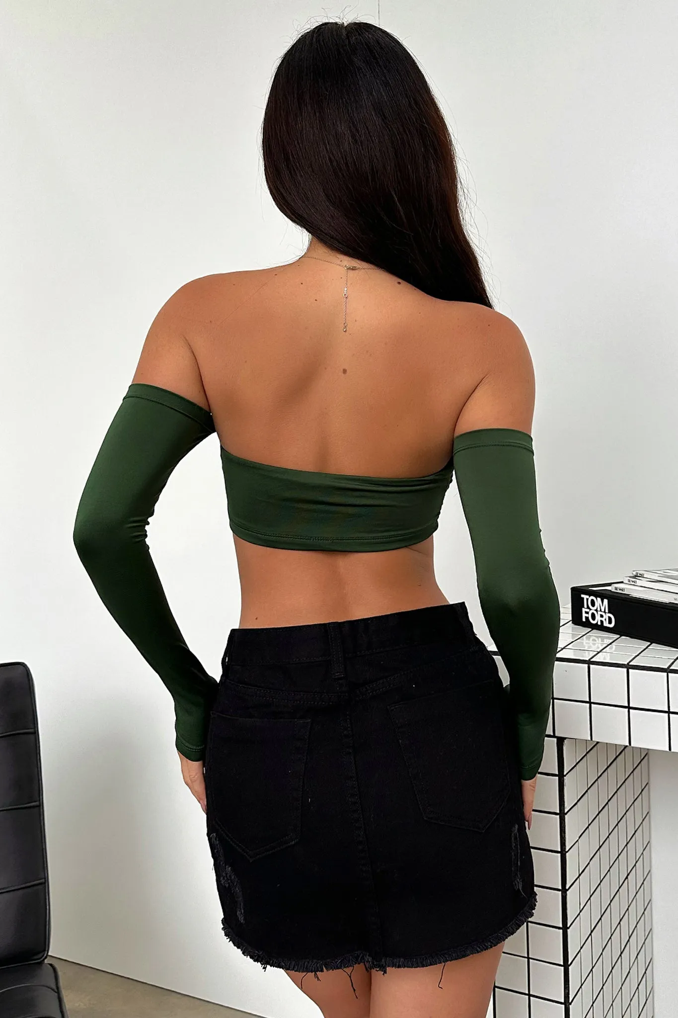 Non - GMO carriers Victoria Off Shoulder Crop - Emerald
