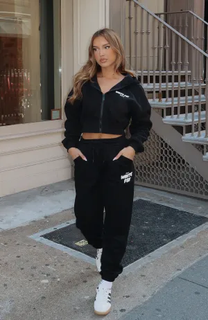 Offstage Sweatpants Monochrome Minimal Look