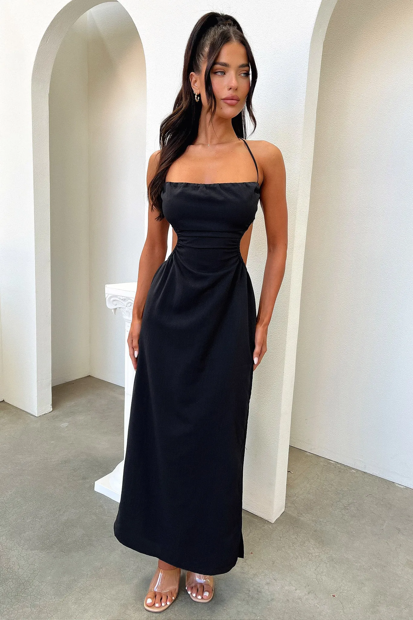 Omika Maxi Dress - Black Relaxed Vibe