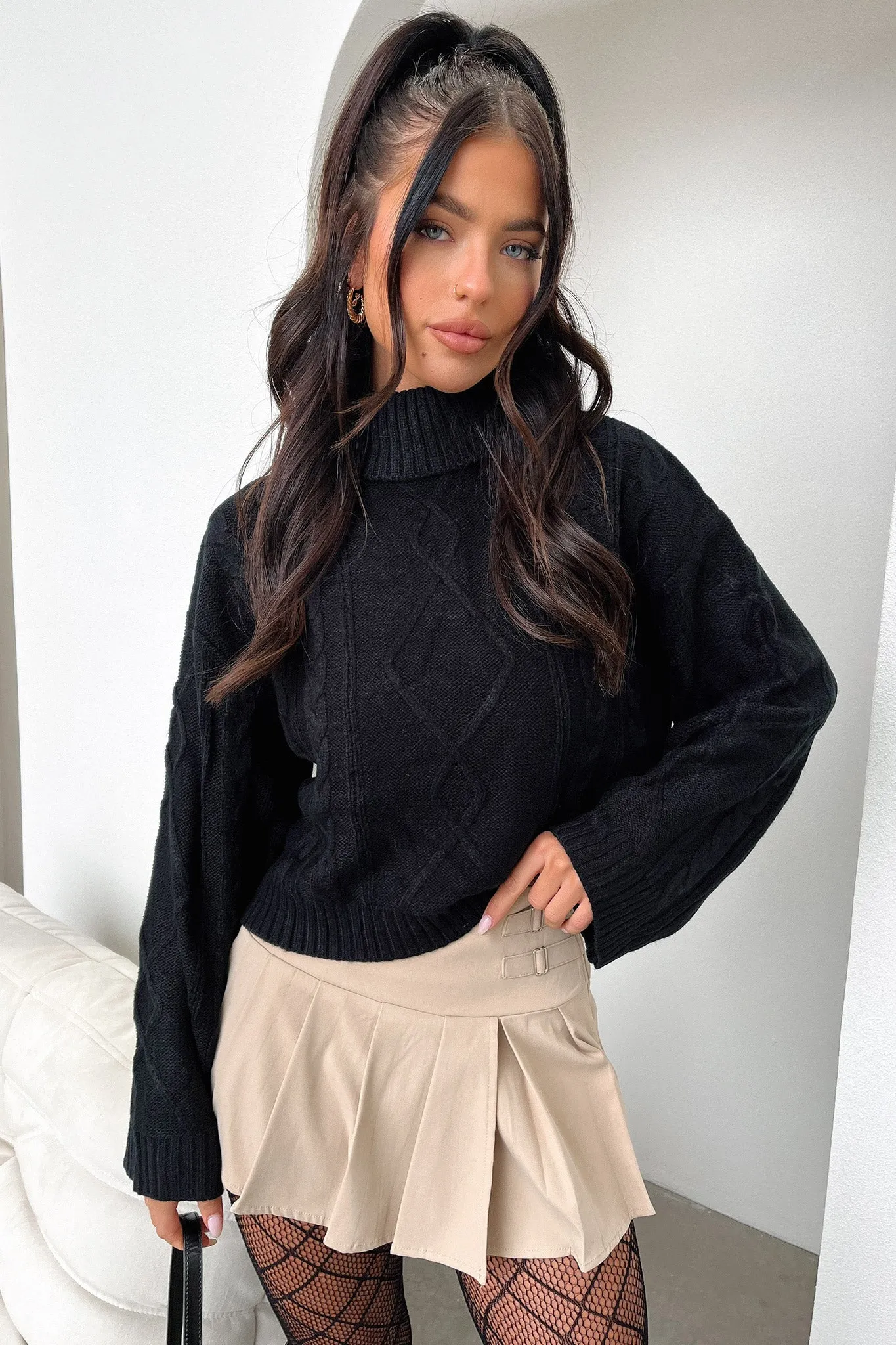Rian Knit Jumper - Black simple design Casual Feel