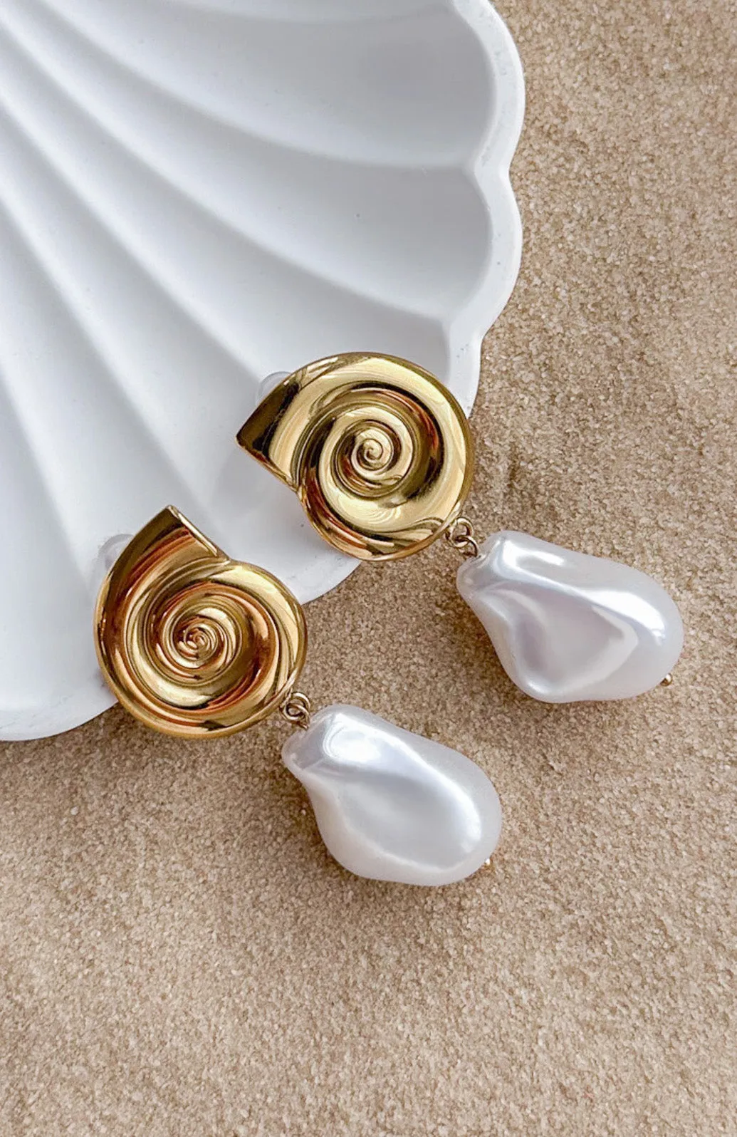 Fashionable wristwear Sage Earrings Gold