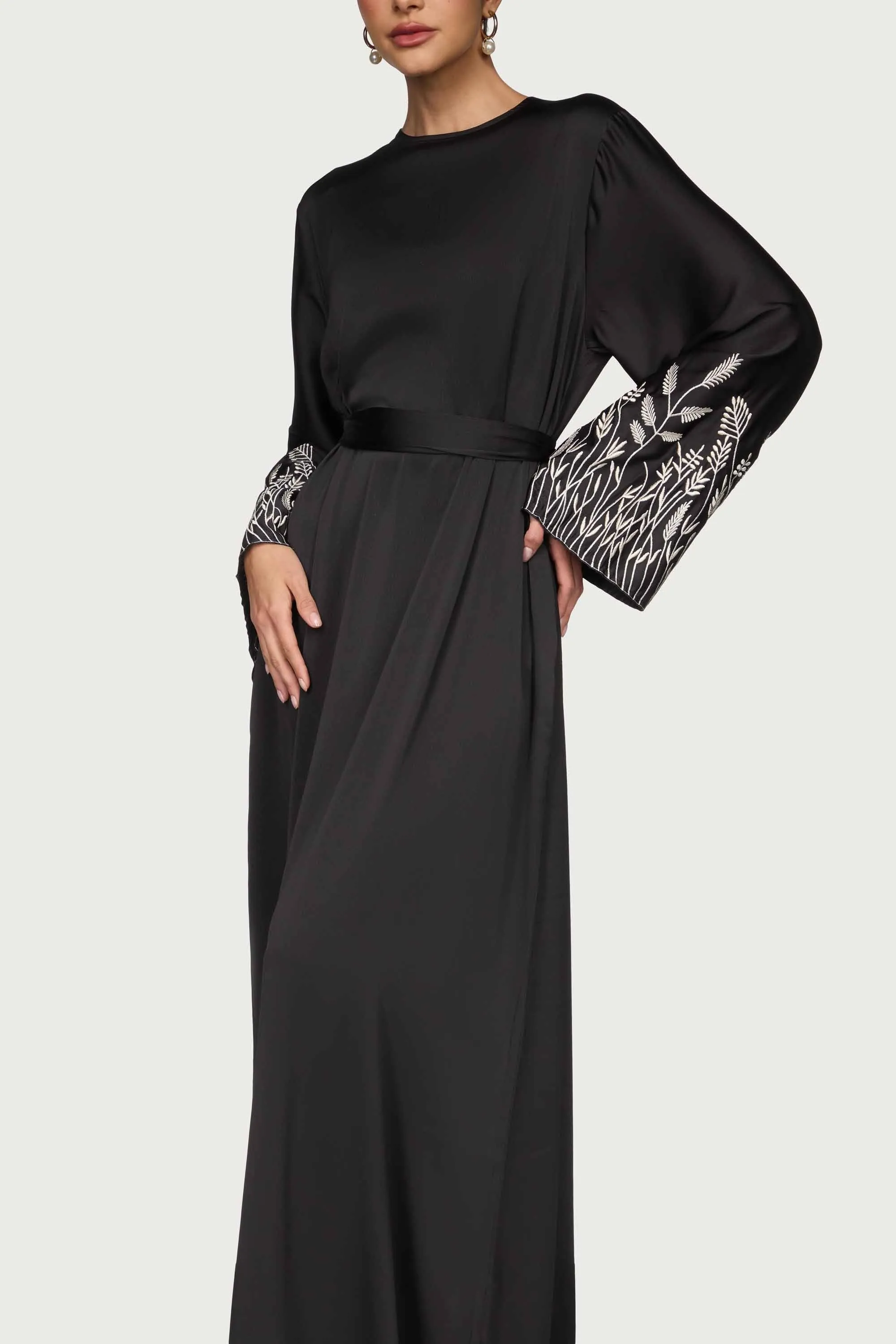 Sleek Draping Ascia Embroidered Maxi Dress - Black