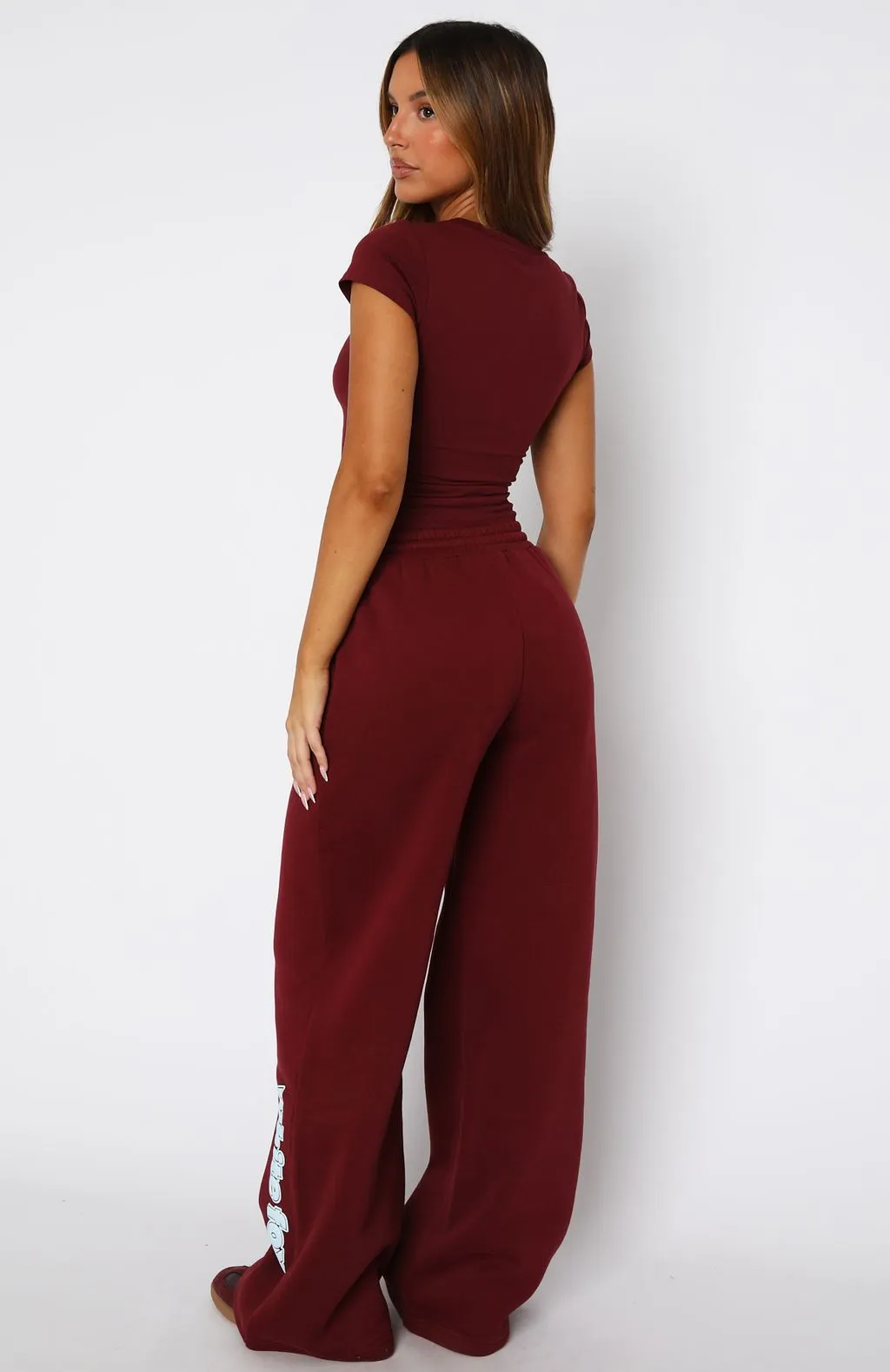 Ultimate Durability Ready To Go Wide Leg Sweatpants Burgundy
