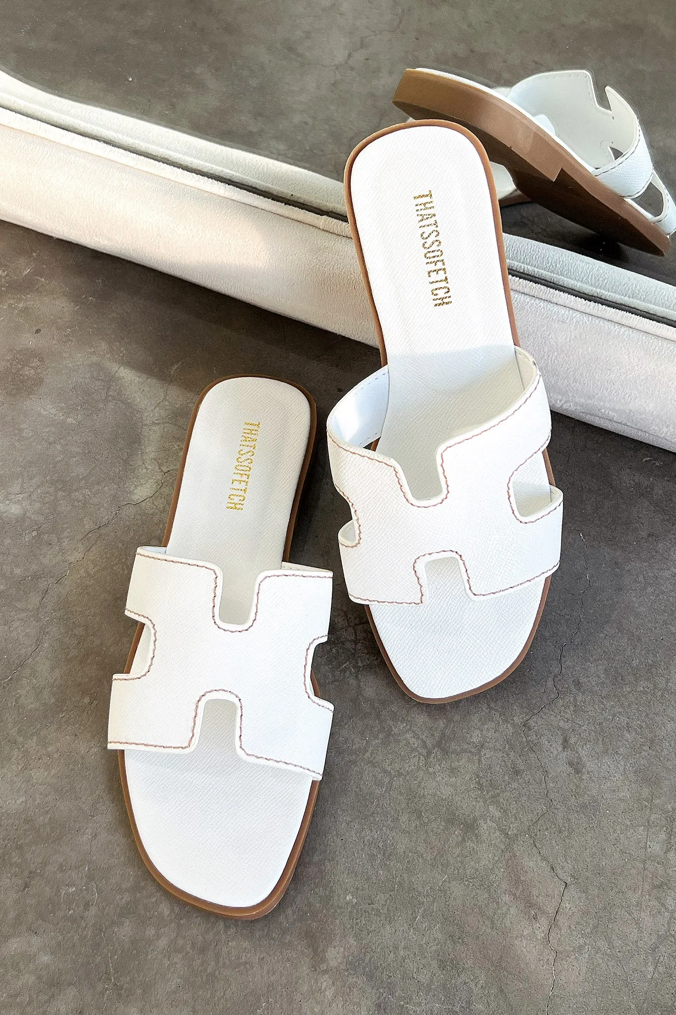 Valia Slides - White Odor-Resistant Fabric