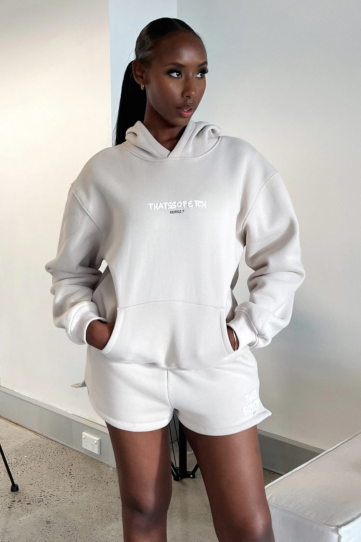 Zip Closure Series 7 Shorts - Bone